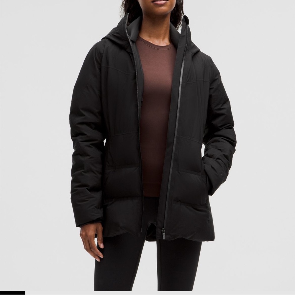 Lululemon women’s puffer jacket. Sleet street 600 down fill jacket